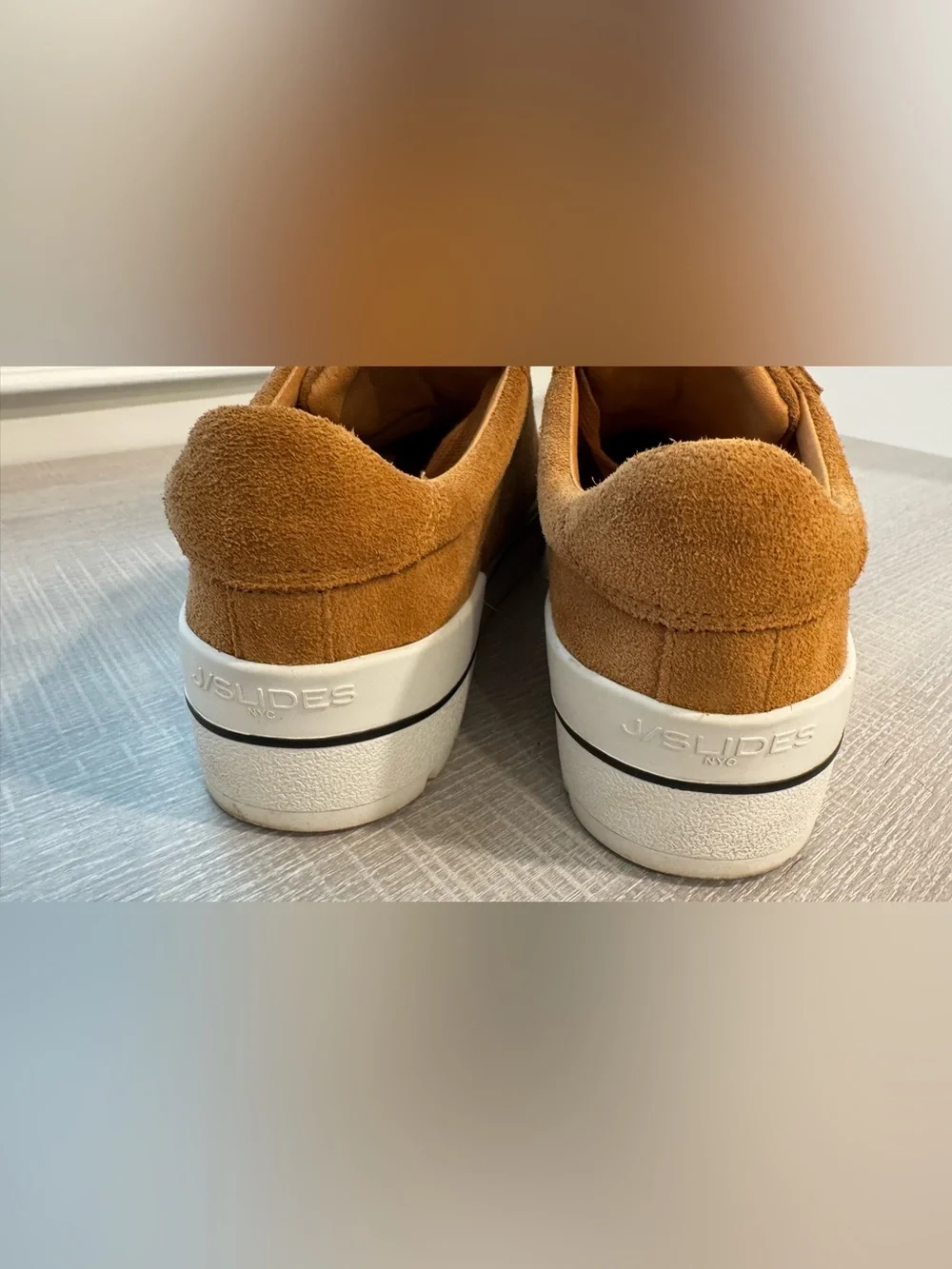 J/Slides - Women's Suede  Sneakers. Size 8